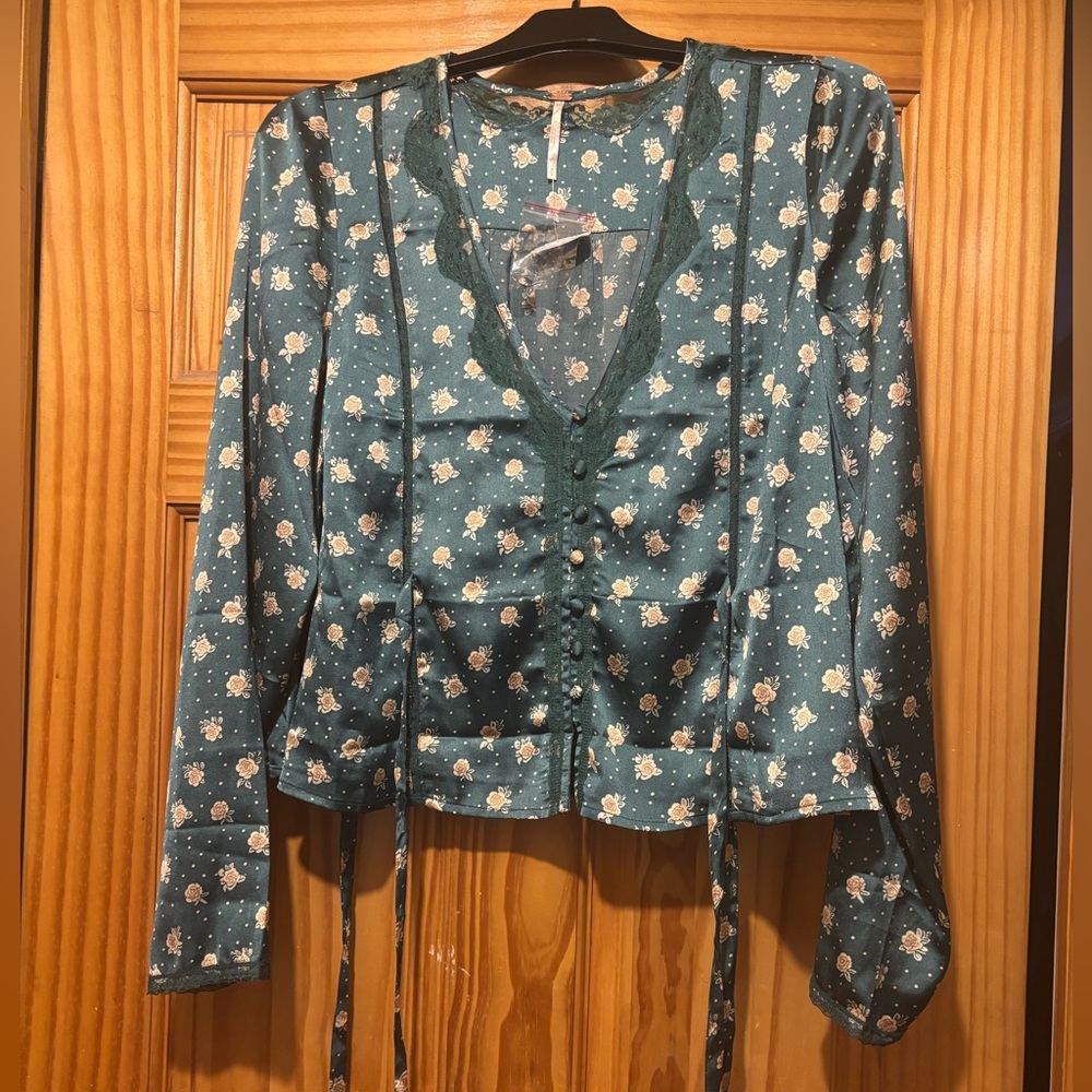 NWT Free People Field of Roses Satin and lace top sz S